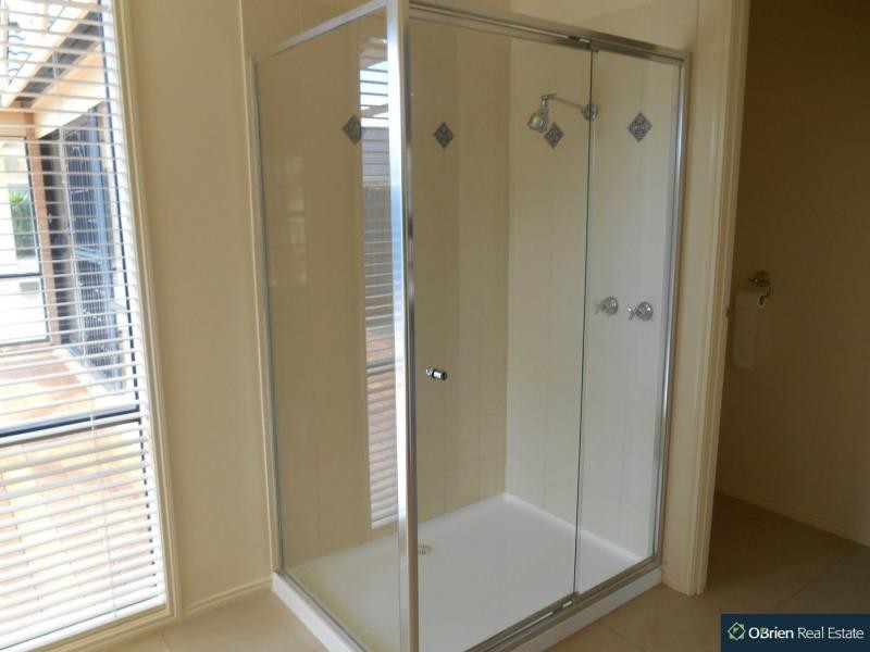 4 Beauford Avenue, Narre Warren South VIC 3805