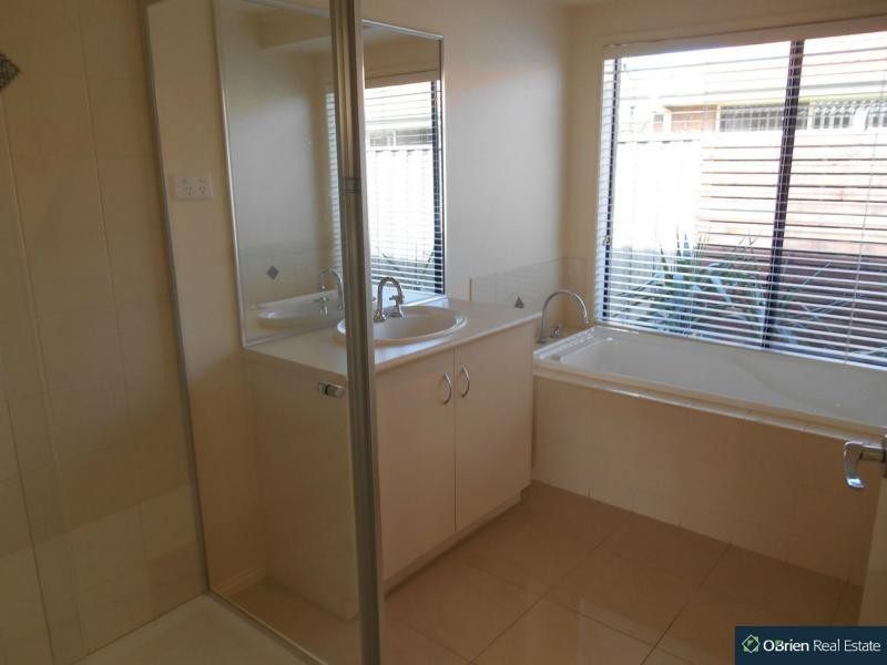 4 Beauford Avenue, Narre Warren South VIC 3805