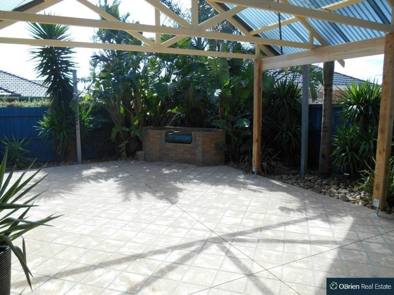 4 Beauford Avenue, Narre Warren South VIC 3805