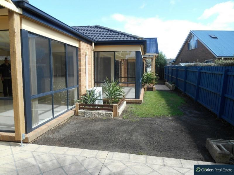 4 Beauford Avenue, Narre Warren South VIC 3805