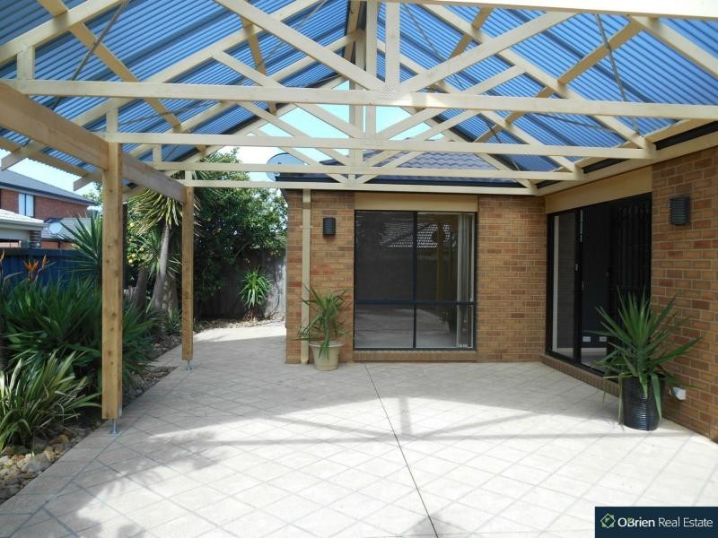 4 Beauford Avenue, Narre Warren South VIC 3805