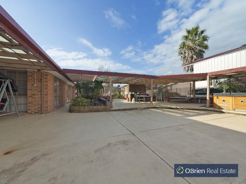 114-116 Kennington Park Drive, Endeavour Hills VIC 3802