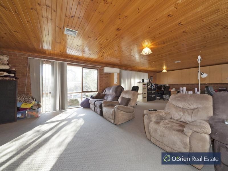 114-116 Kennington Park Drive, Endeavour Hills VIC 3802