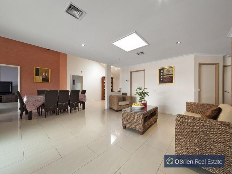 114-116 Kennington Park Drive, Endeavour Hills VIC 3802