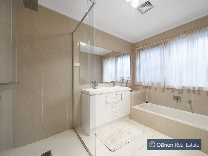 114-116 Kennington Park Drive, Endeavour Hills VIC 3802