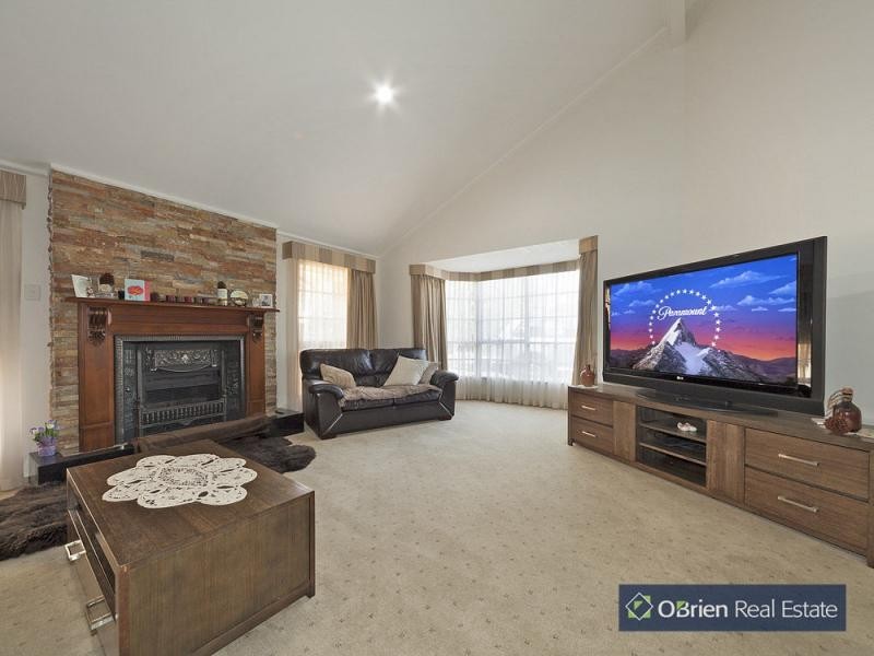 114-116 Kennington Park Drive, Endeavour Hills VIC 3802