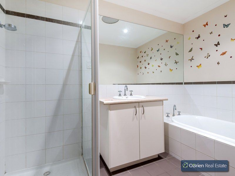 97 Golden Grove Drive, Narre Warren South VIC 3805