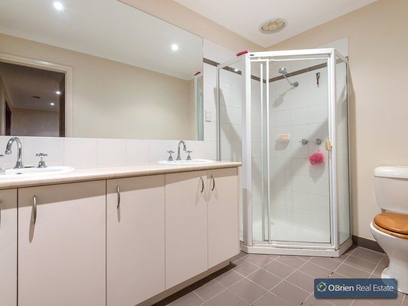 97 Golden Grove Drive, Narre Warren South VIC 3805