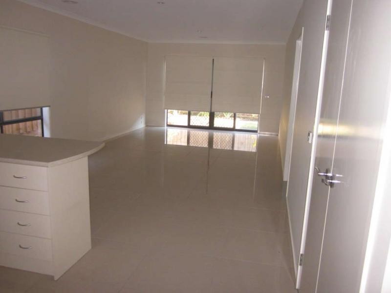 5 Elfin Way, Pakenham VIC 3810