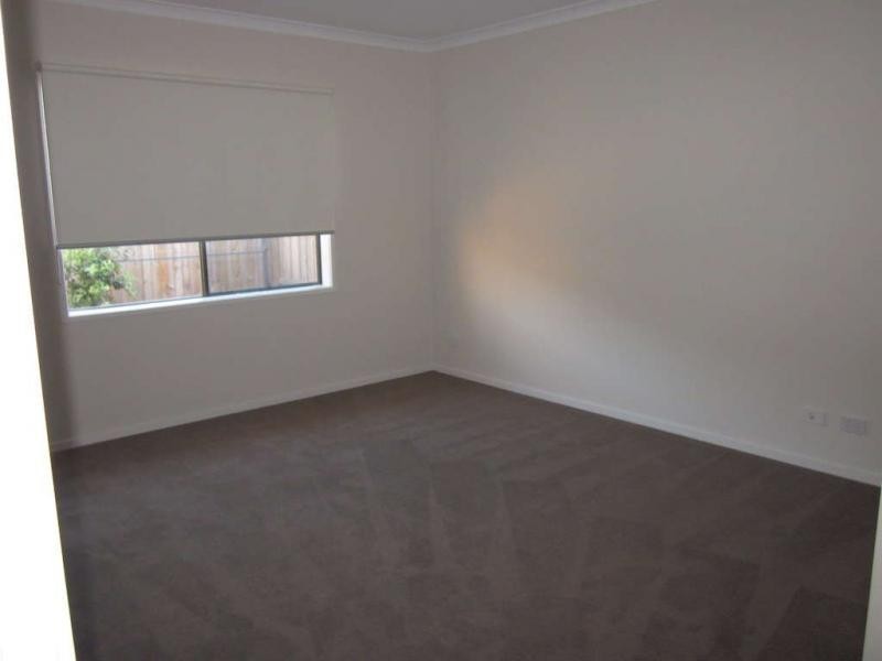 5 Elfin Way, Pakenham VIC 3810