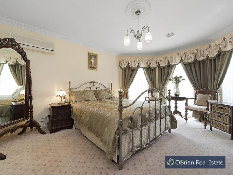 1 Highland Crescent, Narre Warren South VIC 3805