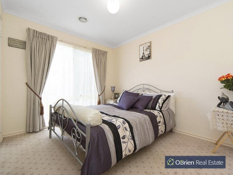 1 Highland Crescent, Narre Warren South VIC 3805