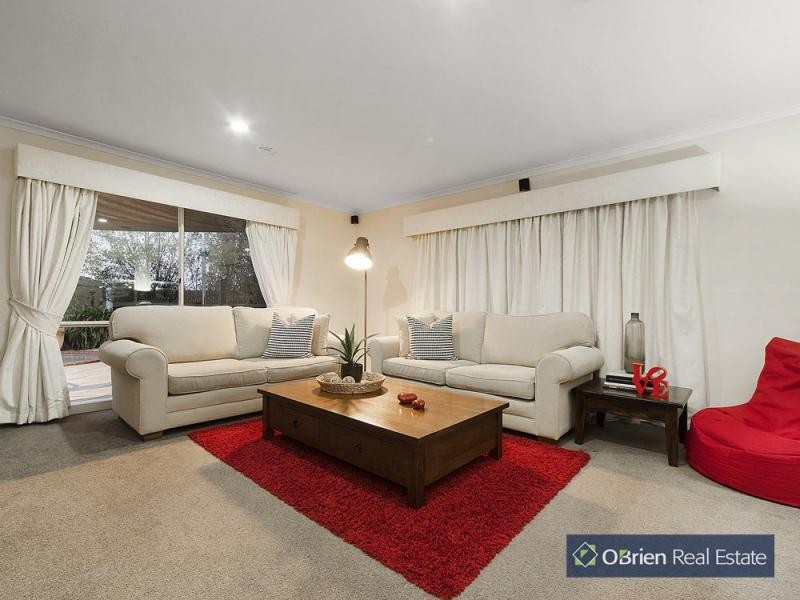 6 Vivienne Way, Berwick VIC 3806