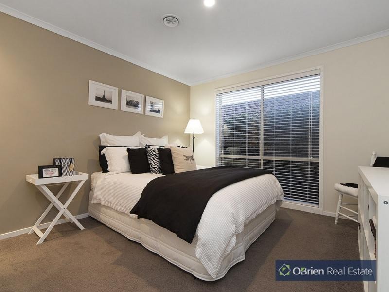 6 Vivienne Way, Berwick VIC 3806