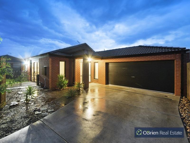 32a Pomegranate Way, Pakenham VIC 3810