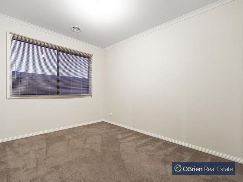 32a Pomegranate Way, Pakenham VIC 3810