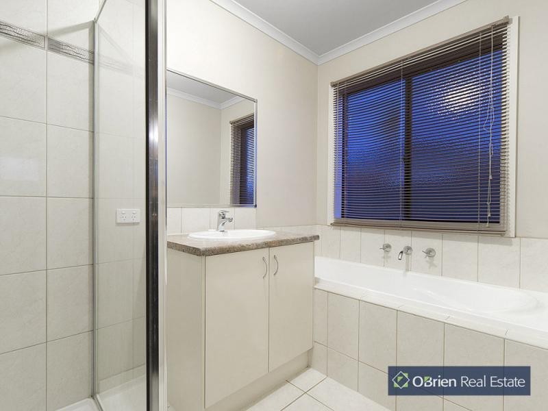 32a Pomegranate Way, Pakenham VIC 3810