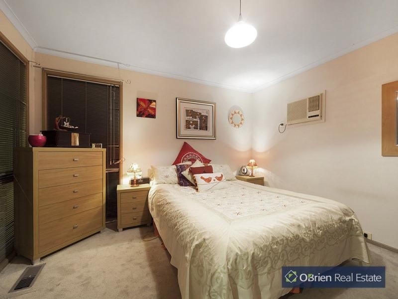 8 Orkney Close, Endeavour Hills VIC 3802