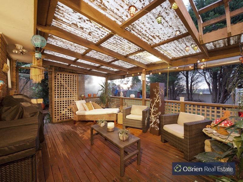 8 Orkney Close, Endeavour Hills VIC 3802