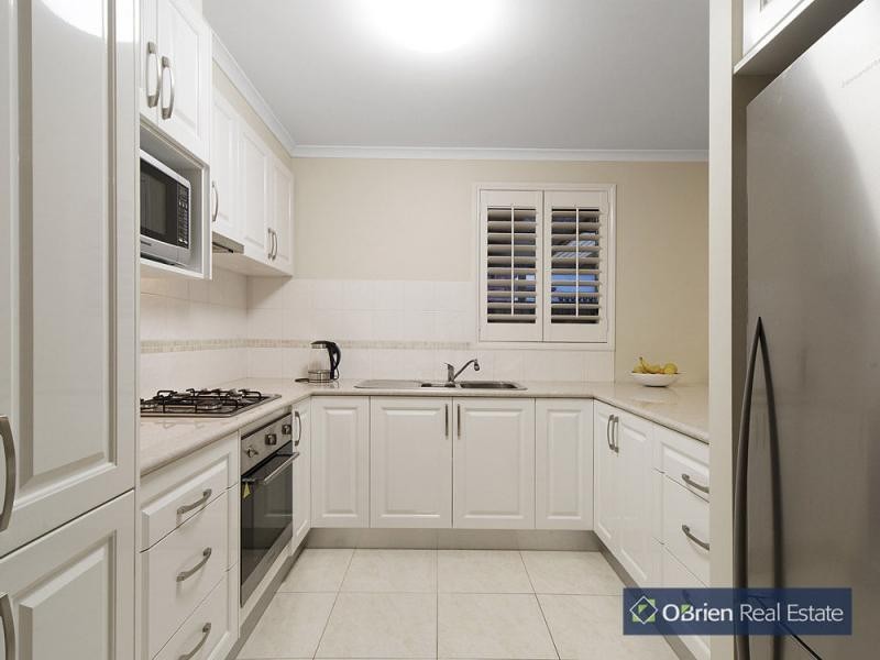 8 Domain Drive, Keysborough VIC 3173