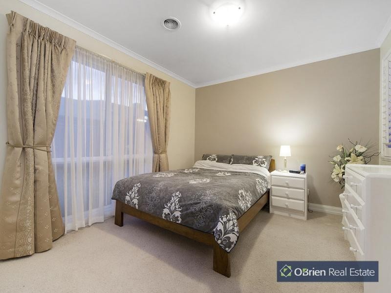 8 Domain Drive, Keysborough VIC 3173