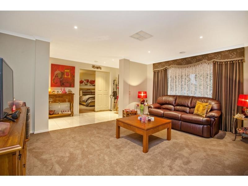 18 Spring Circuit, Pakenham VIC 3810