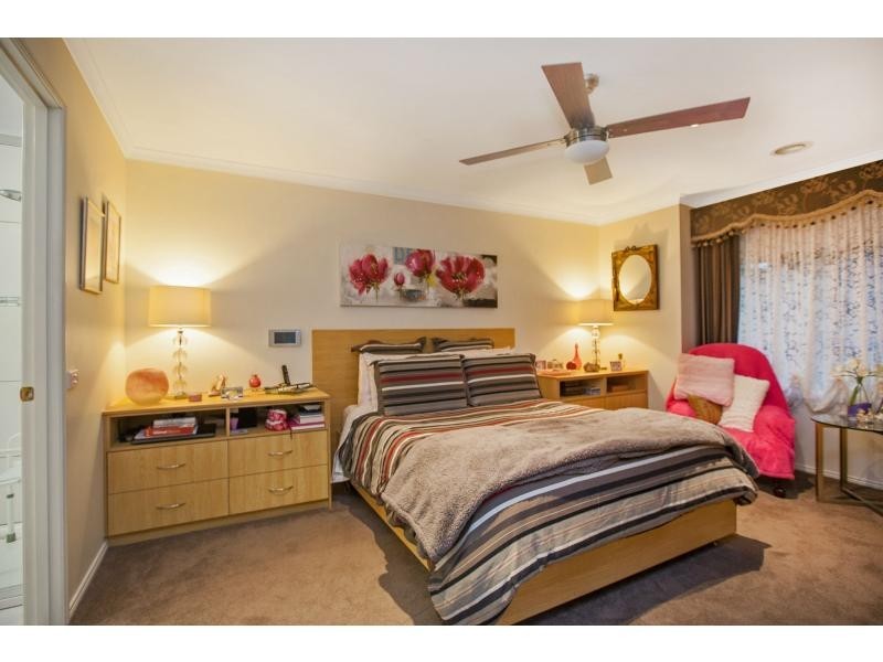 18 Spring Circuit, Pakenham VIC 3810