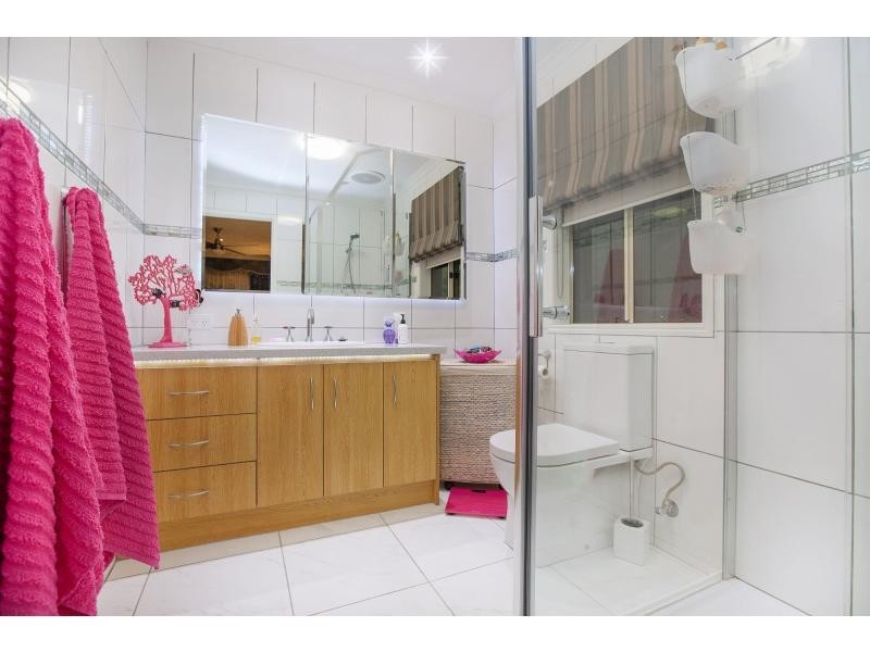 18 Spring Circuit, Pakenham VIC 3810