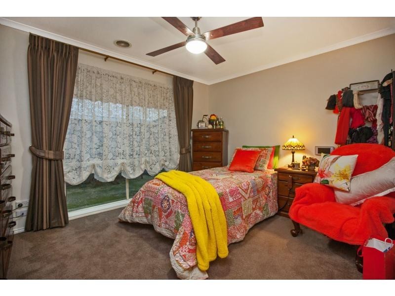 18 Spring Circuit, Pakenham VIC 3810