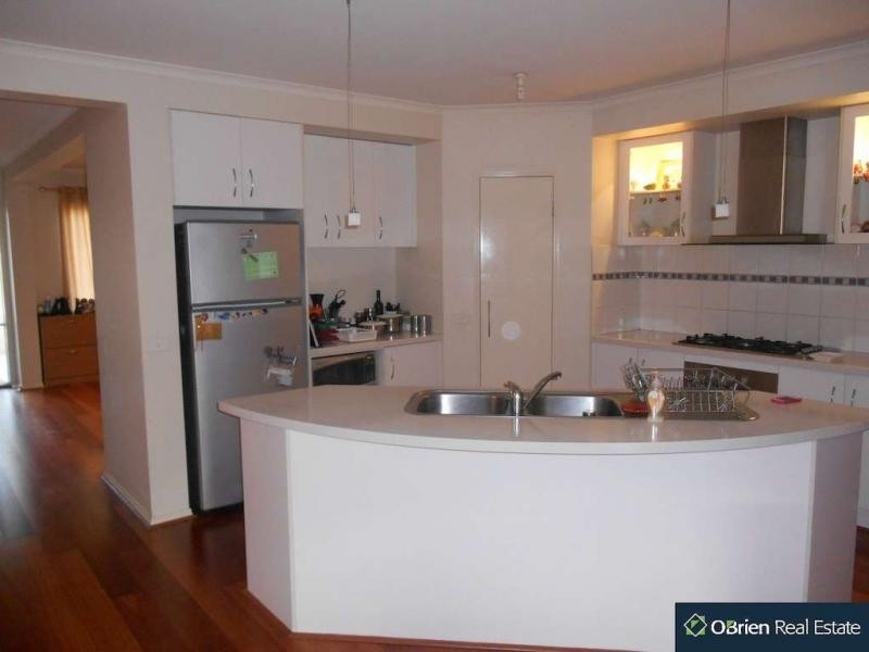 62 Beethoven Drive, Narre Warren South VIC 3805