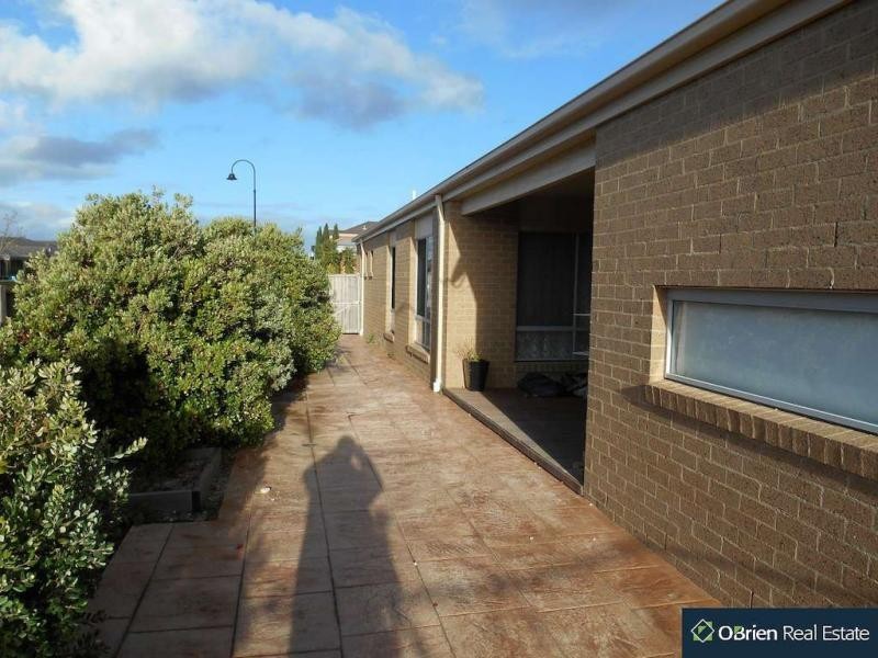 62 Beethoven Drive, Narre Warren South VIC 3805