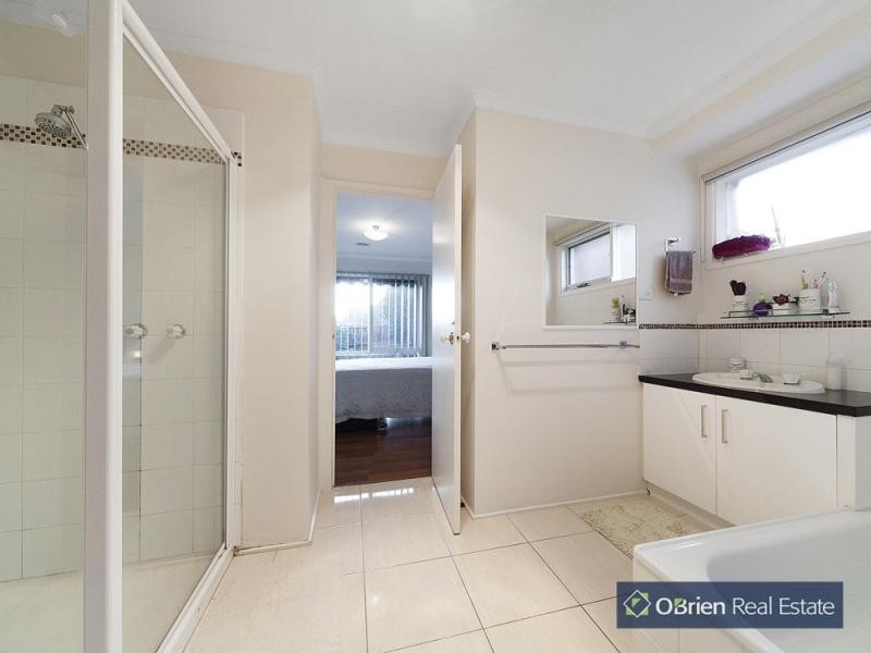 Unit 1/36 Cunningham Drive, Endeavour Hills VIC 3802