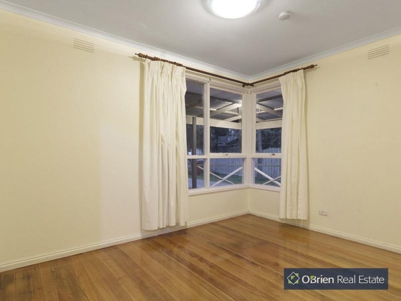 11 Strawbent Rise, Narre Warren VIC 3805