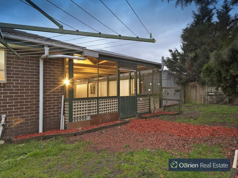 11 Strawbent Rise, Narre Warren VIC 3805