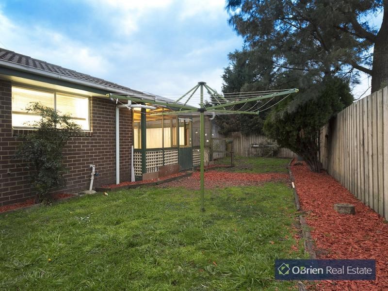 11 Strawbent Rise, Narre Warren VIC 3805