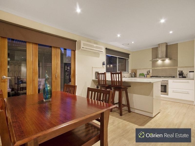 12 Farrer Close, Cranbourne VIC 3977