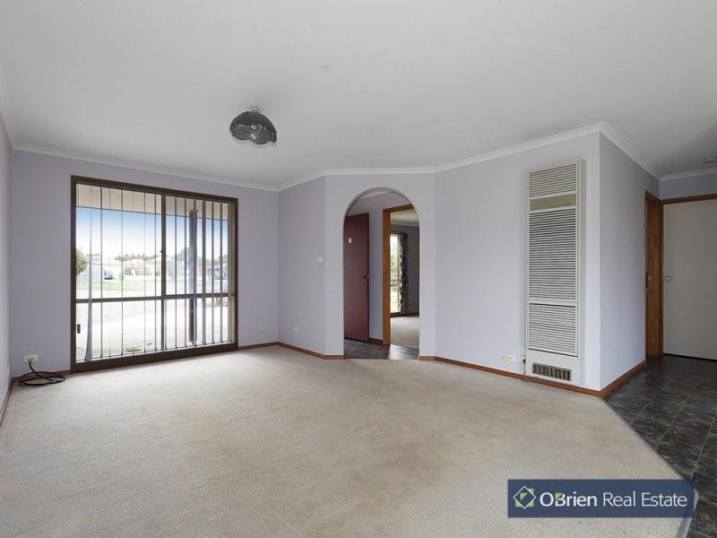 5 Curnow Court, Cranbourne West VIC 3977