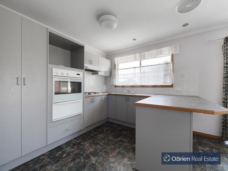 5 Curnow Court, Cranbourne West VIC 3977