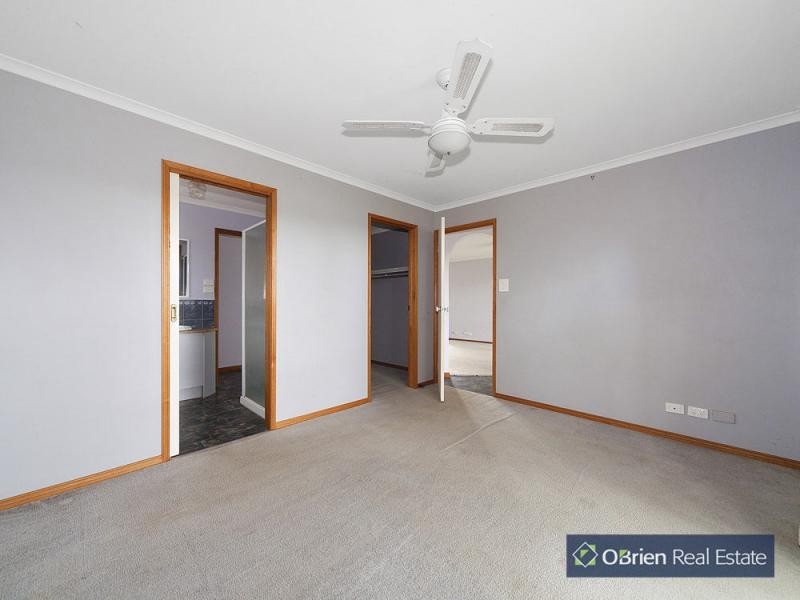 5 Curnow Court, Cranbourne West VIC 3977