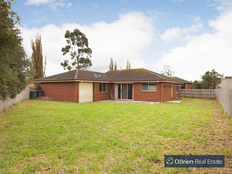 5 Curnow Court, Cranbourne West VIC 3977