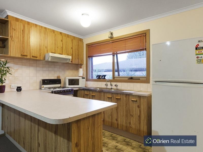 52 Collins Crescent, Berwick VIC 3806