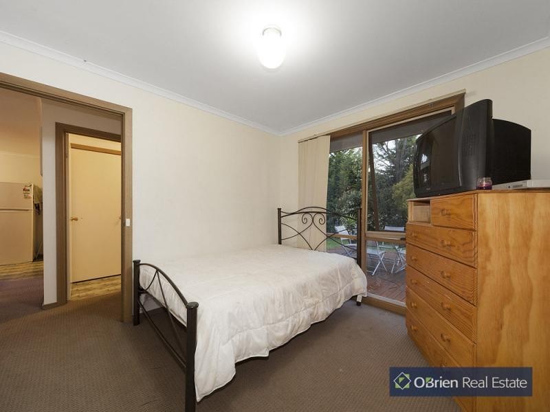 52 Collins Crescent, Berwick VIC 3806
