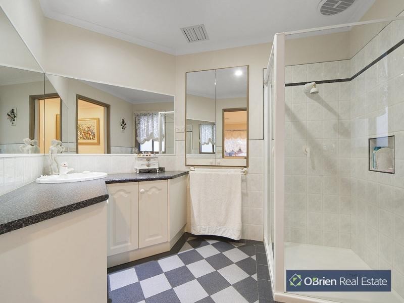 21 Moonbeam Close, Narre Warren South VIC 3805