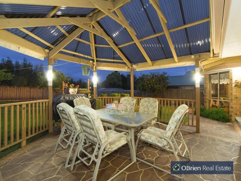 21 Moonbeam Close, Narre Warren South VIC 3805