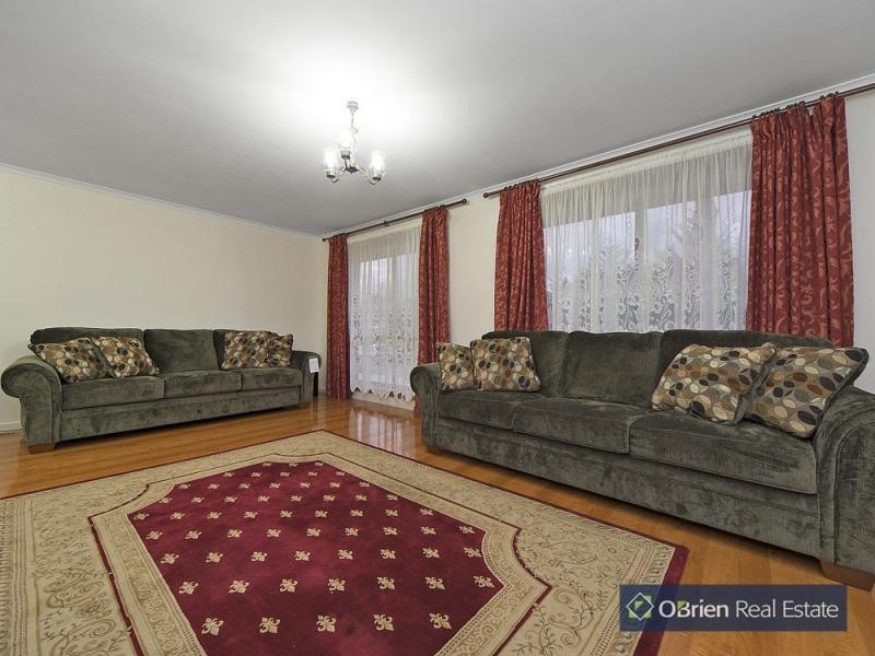 3 Eildon Road, Endeavour Hills VIC 3802