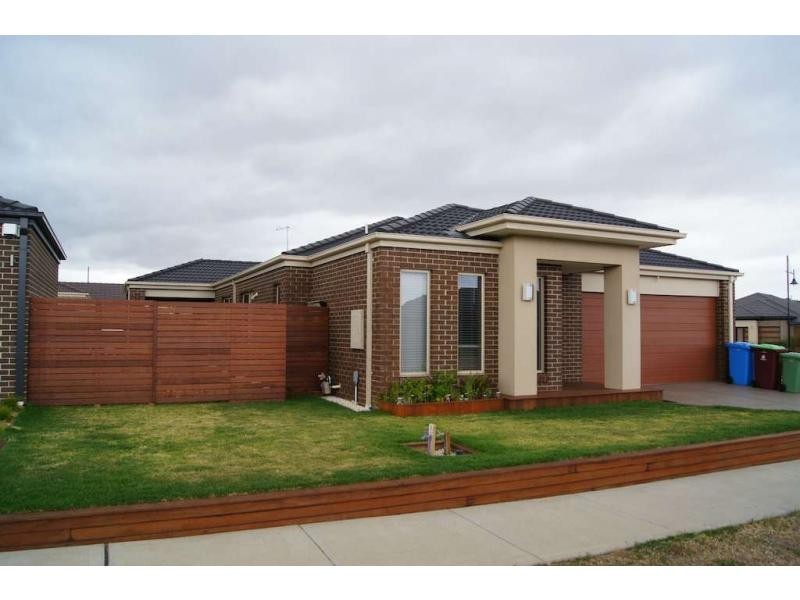 4 Ciliata Street, Cranbourne North VIC 3977