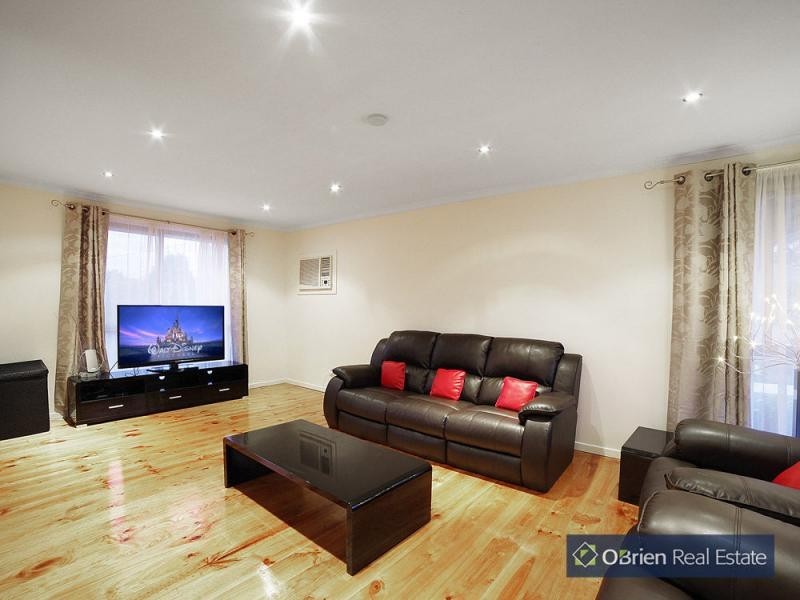 Unit 1/5 Bride Avenue, Hampton Park VIC 3976