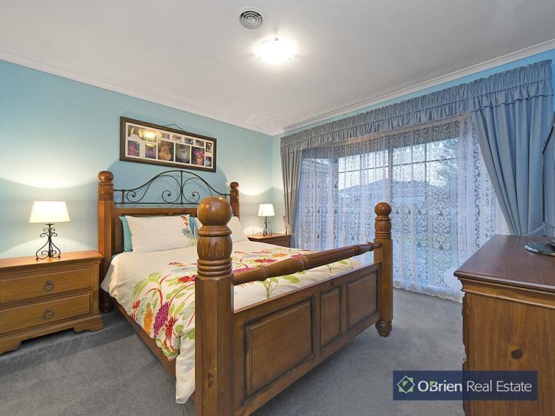 23 Cornwell Crescent, Cranbourne East VIC 3977