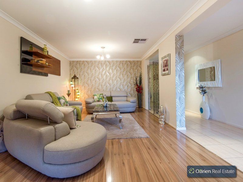 6 Boothby Terrace, Lynbrook VIC 3975