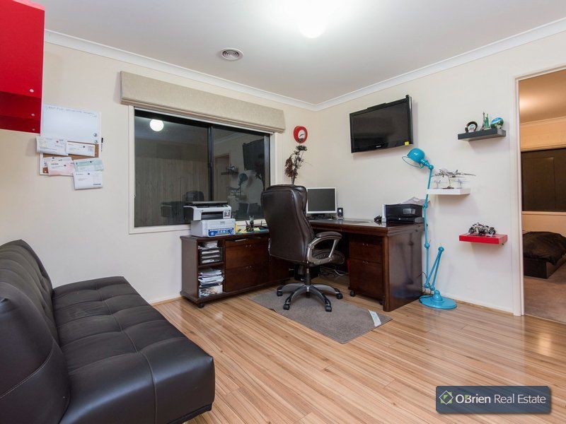 6 Boothby Terrace, Lynbrook VIC 3975